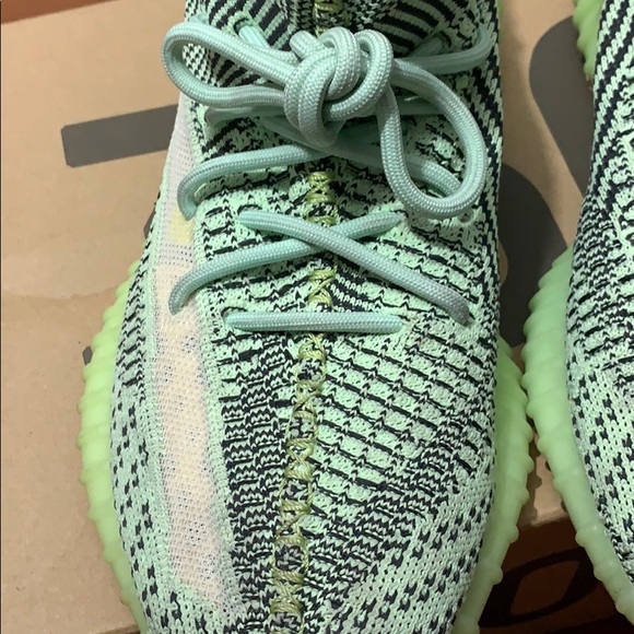 Yeezy Boost 350 V2 Yeezreel Non-Reflective - Picture 2 of 7